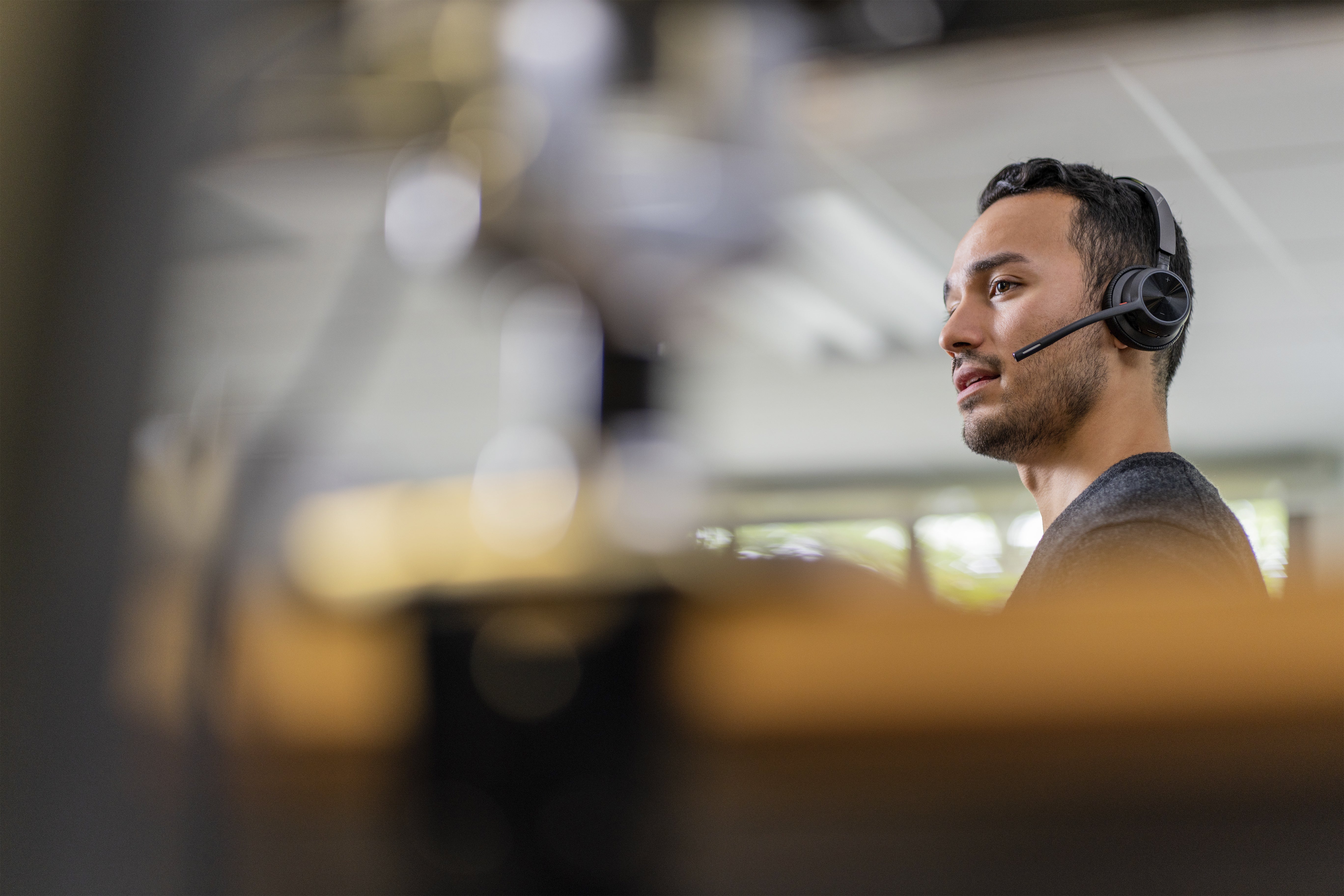HP Poly Voyager 4320 USB-A Headset with BT700 Dongle - Microsoft Teams Certified - Image 8
