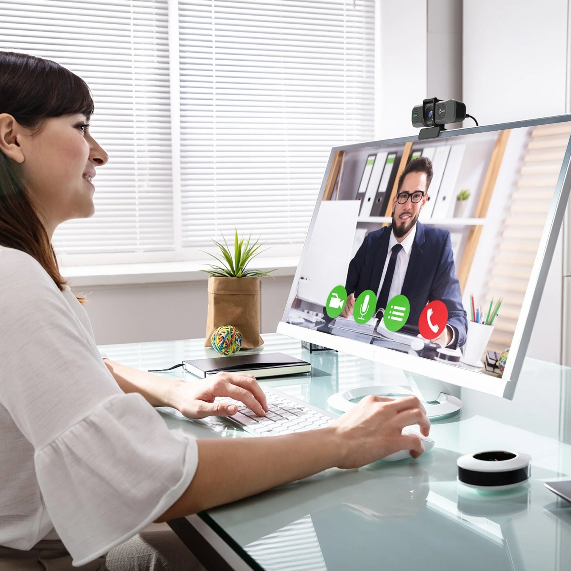 j5create JVU430 USB™ 4K Ultra HD Webcam - Image 6