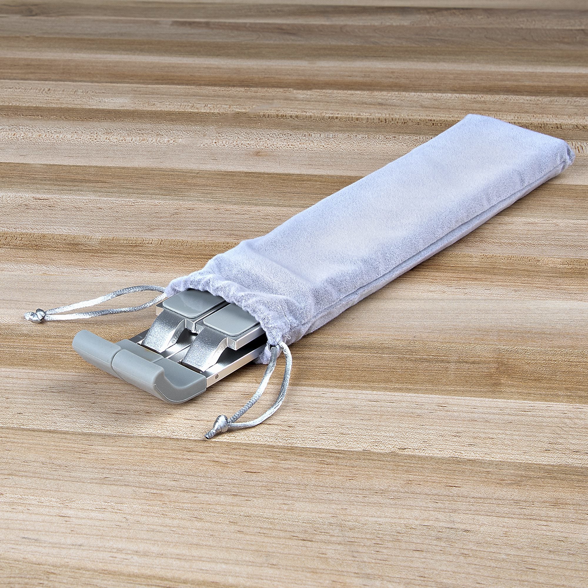 StarTech Foldable Laptop Riser Stand Adjustable 10kg Aluminium Silver